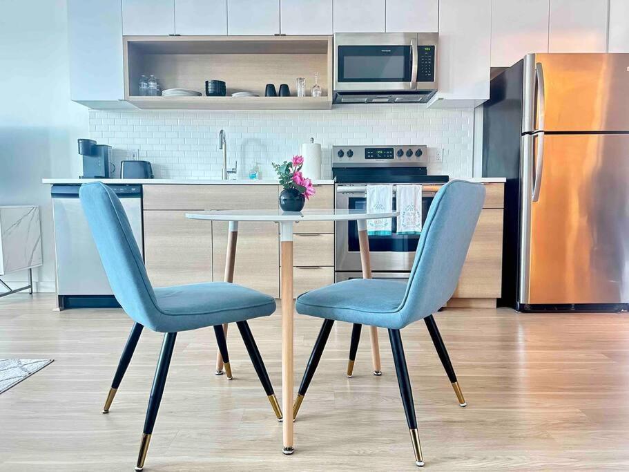Modern Apartment Downtown Tacoma Near The Convention Center, Free Netflix , King Size Bed & Futon Sofa Bed , Ac, Great Amenities Rooftop, Self-Check-In Экстерьер фото